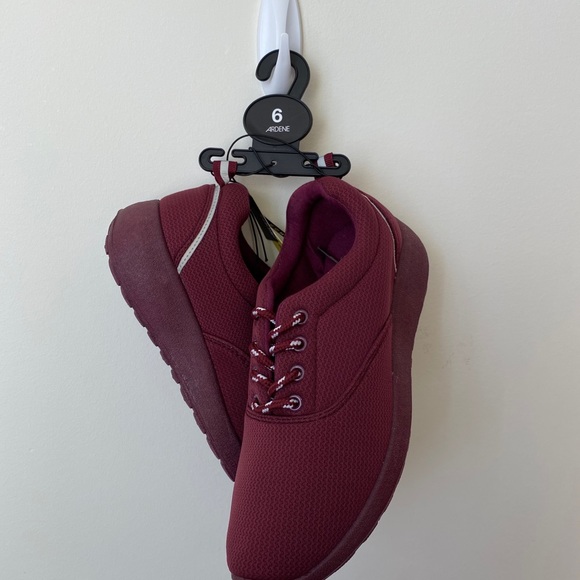 Athletic Mesh Sneakers - Picture 7 of 8